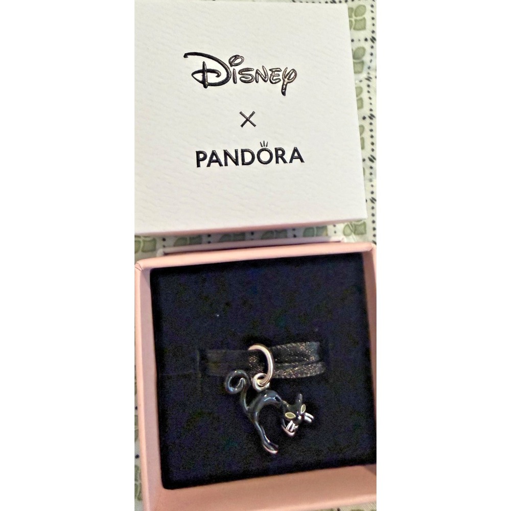 2026 Disney Parks Black Cat Glow in the Dark Eyes Pandora Charm Dangle Halloween